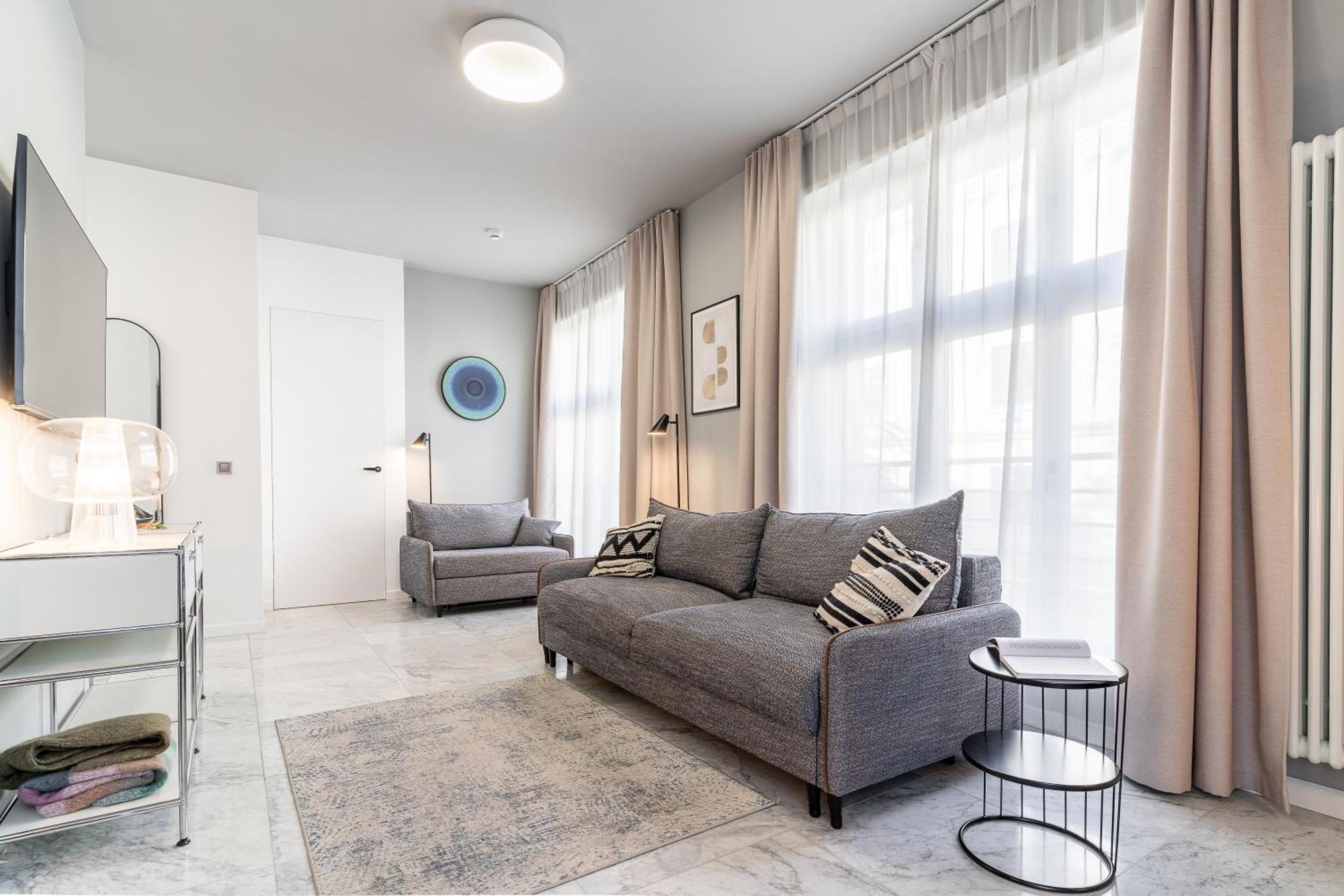 Deluxe Apartment